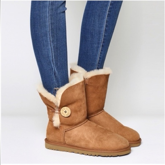 UGG Women's Bailey Button II boots chestnut color - Picture 12 of 12